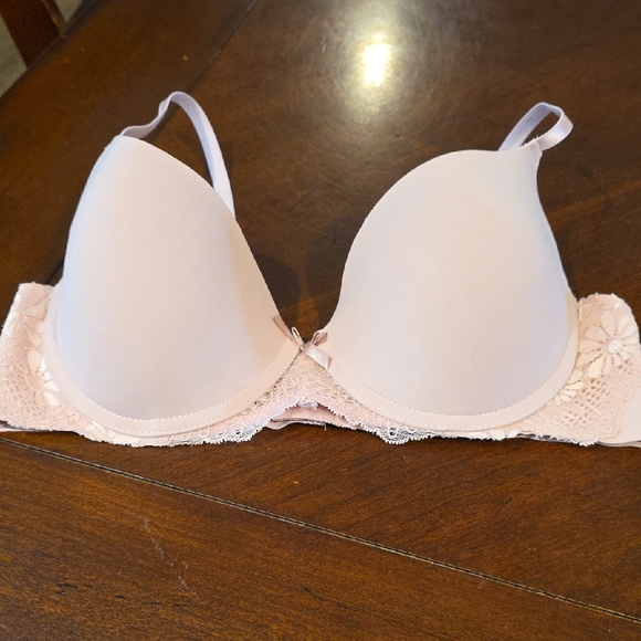 (J15) Marilyn Monroe Pink(Light Moth Color) With Lace Bra with Underwire Sz 38C - Picture 1 of 6
